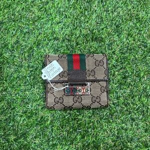 Gucci Tan and Green Monogram Wallet 100% authentic